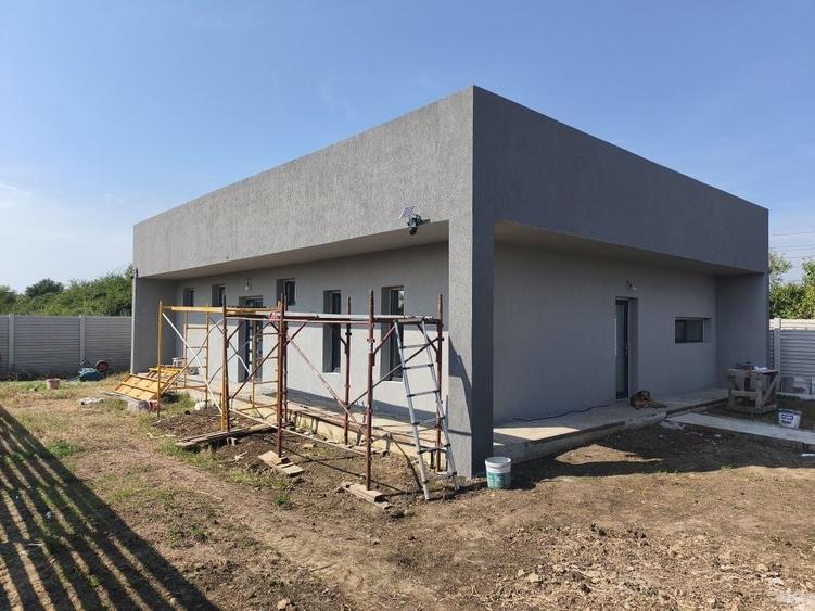 Casă cu 3 camere în Exterior Vest