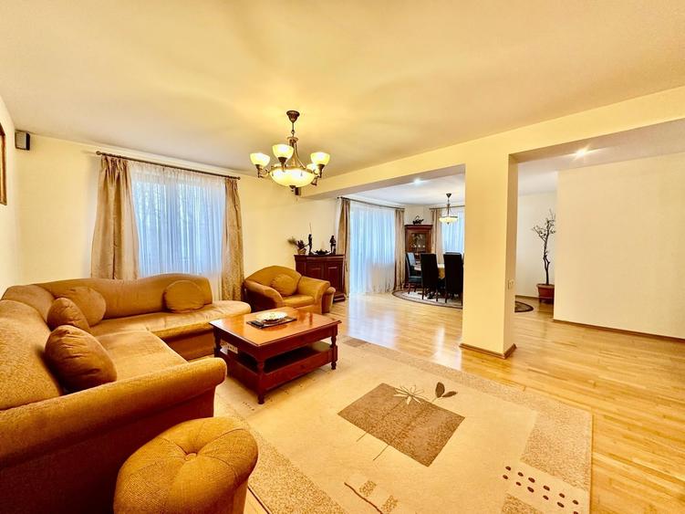 Duplex cu 6 camere cu Canalizare în Pipera