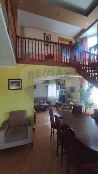 Casă individuală cu 6 camere cu Teren 1484 Mp în Oșorhei