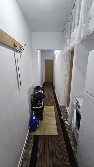 Inchiriez o camera intr-un apartament cu 2 camere - 6