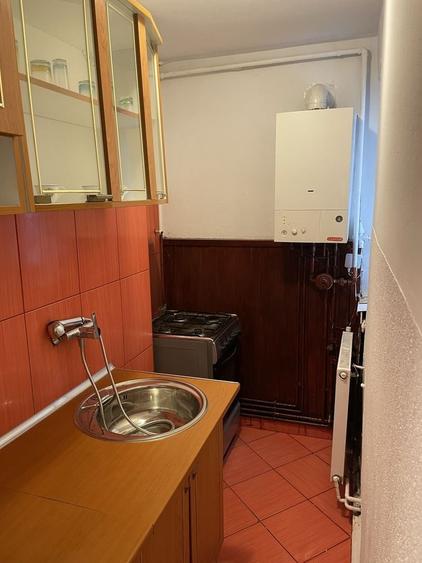 Inchiriez apartament pe strada mioritei , in statia de autobuz vizavi de Supermarket ! Darina - 3
