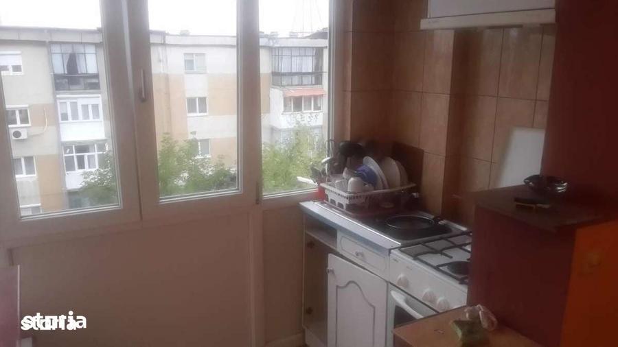 Apartament cu 2 camere decomandat în Rovine
