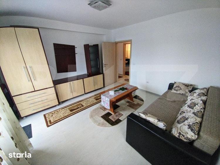 Apartament cu 3 camere decomandat în Tractorul