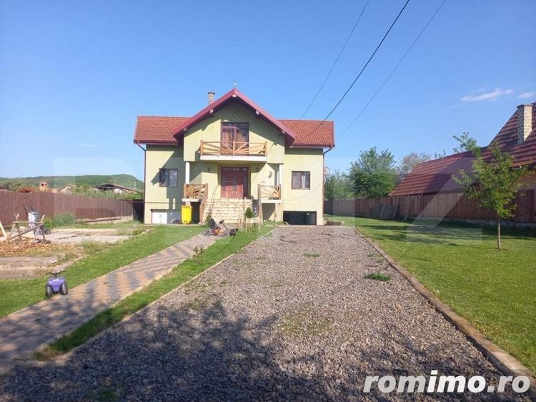 Casă cu 8 camere cu Teren 3500 Mp în Central