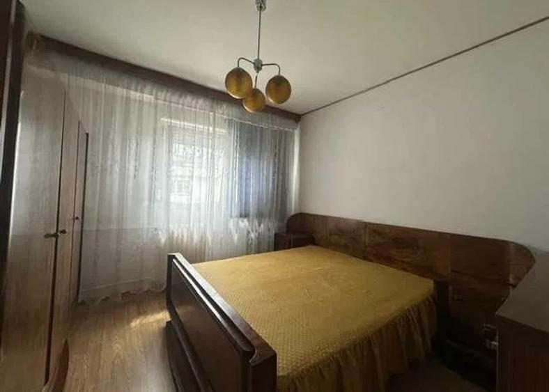Universitate -2 camere -bloc 1980 - 5