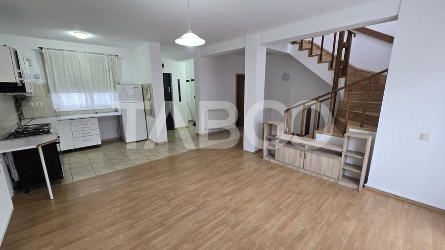 Duplex cu 3 camere cu Canalizare în Șura Mare
