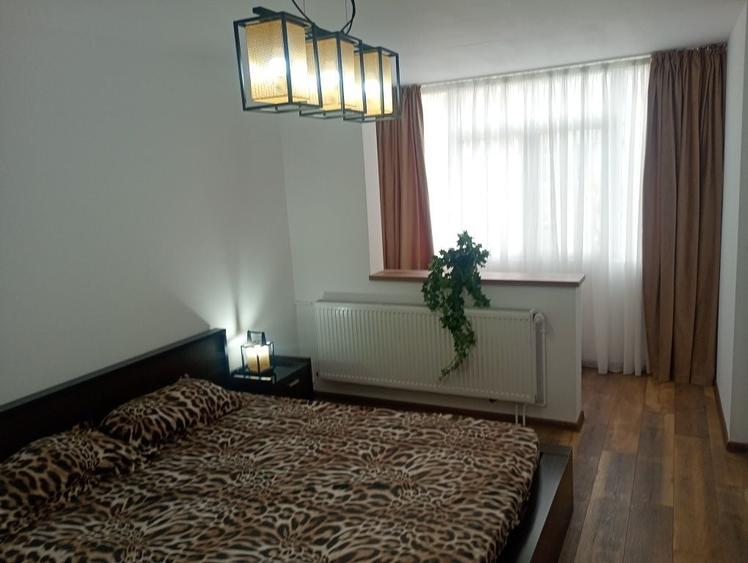 Apartament cu 3 camere semidecomandat în Drumul Taberei