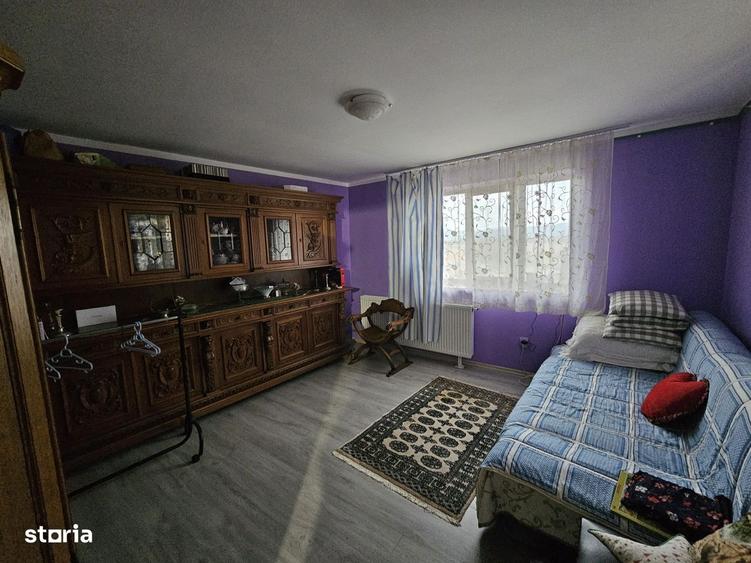 Casă cu 4 camere în Lăpușnic