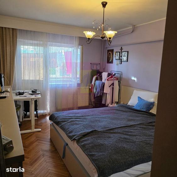 Apartament cu 3 camere decomandat în Centrul Civic