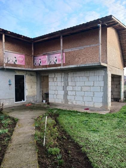Casă cu 3 camere în Central