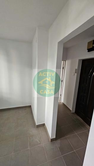 Garsonieră decomandată în Est
