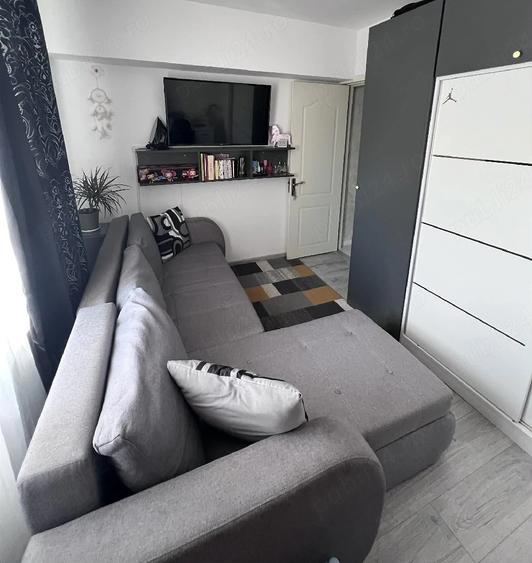 Apartament cu 2 camere decomandat în Vlădeni