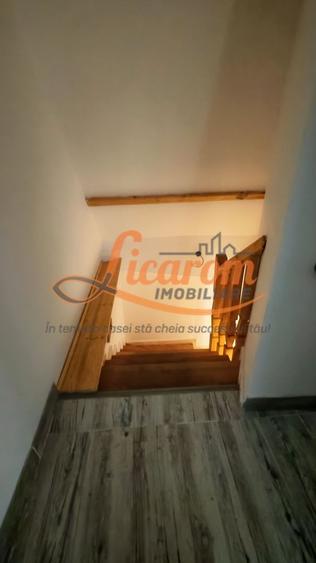 Casă individuală cu 10 camere cu Canalizare în Calea București