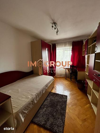 Apartament cu 3 camere decomandat în Nicolina