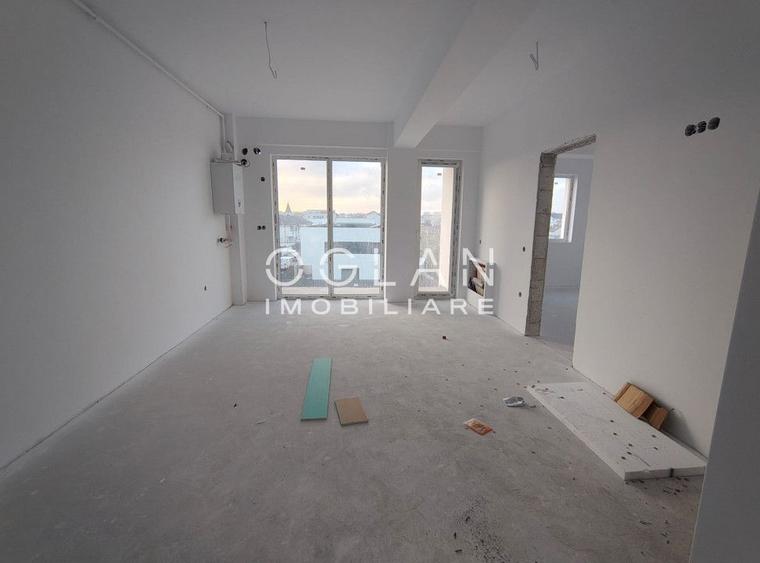 Penthouse cu 4 camere decomandat în Șelimbăr