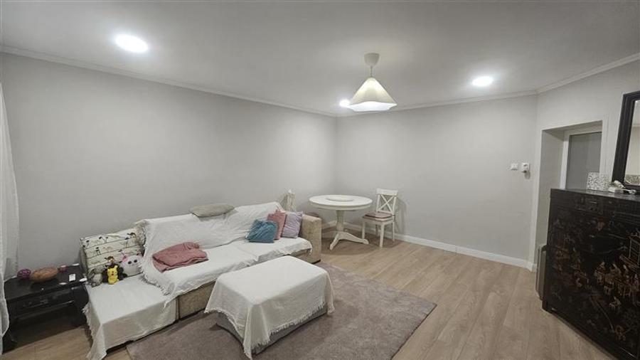 Apartament cu 6 camere decomandat, mobilat în Central