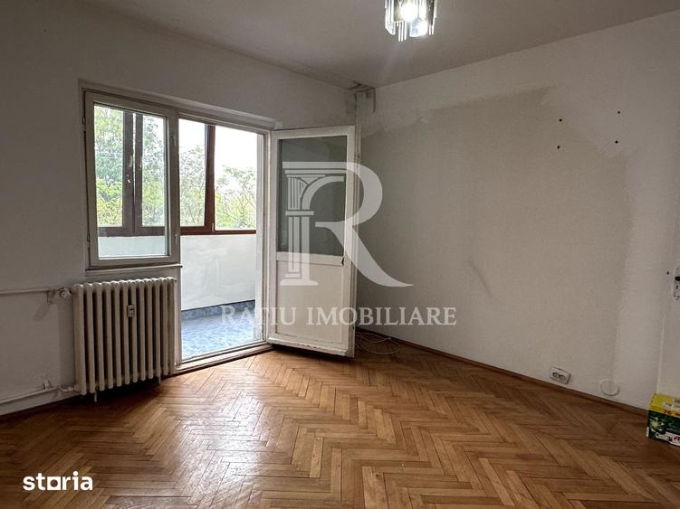 Apartament cu 3 camere decomandat în Cantemir