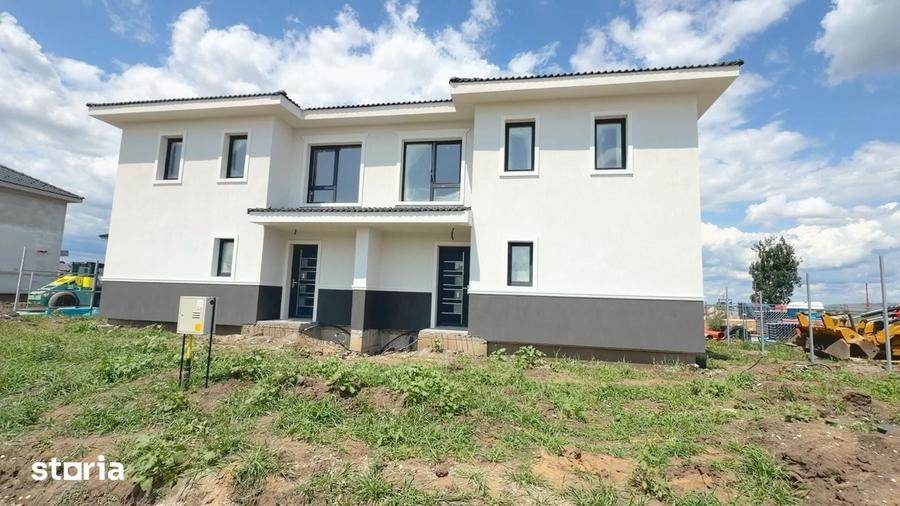 Casă cu 4 camere cu Teren 300 Mp în Sud