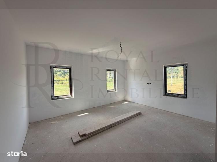 Casă cu 4 camere în Luna