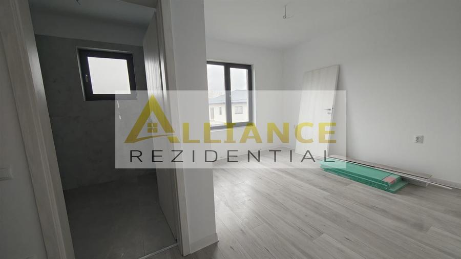 Casă individuală cu 3 camere cu Canalizare în Berceni