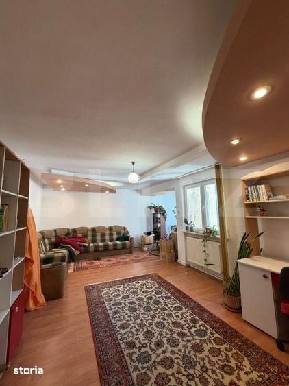 Apartament cu 4 camere decomandat în Rovinari