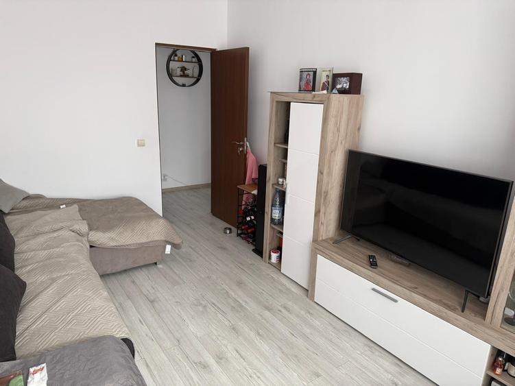 Apartament cu 3 camere decomandat în Prelungirea Ghencea