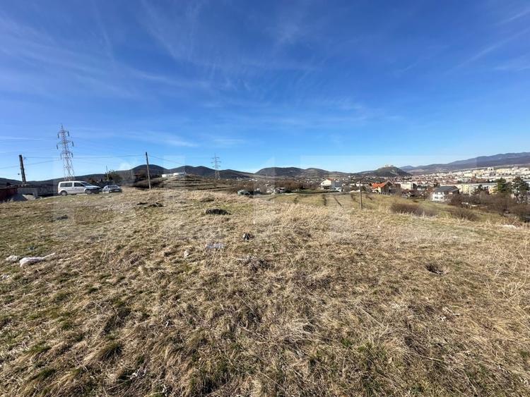 Teren agricol extravilan de 1830 mp, în Micro 15