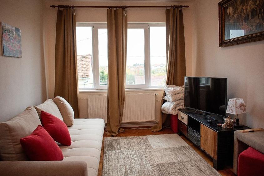 Casă cu 4 camere cu Teren 183 Mp în Central