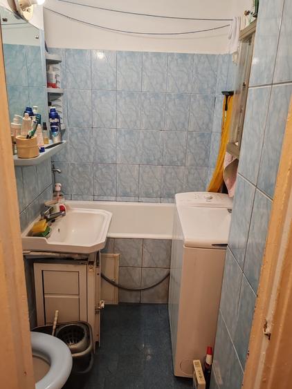 Apartament cu 2 camere semidecomandat în Berceni