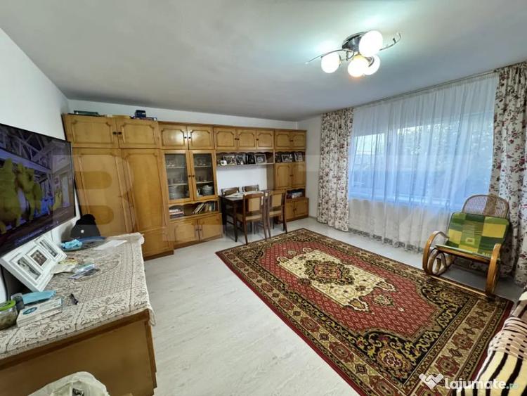 Casă cu 4 camere cu Teren 1400 Mp în Central