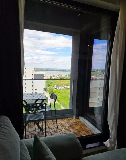 Apartament cu 2 camere semidecomandat, mobilat în Tomis Nord