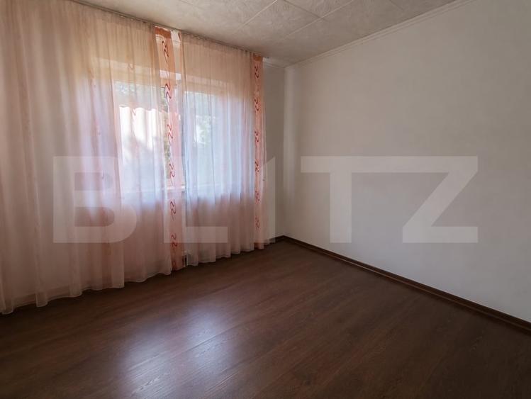 Apartament cu 3 camere semidecomandat, mobilat în Minerul