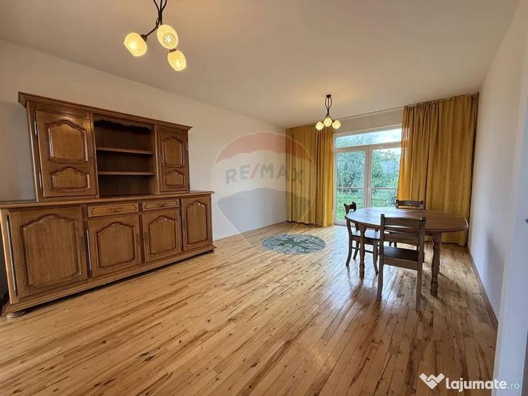 Casă cu 5 camere cu Teren 100 Mp în Florești