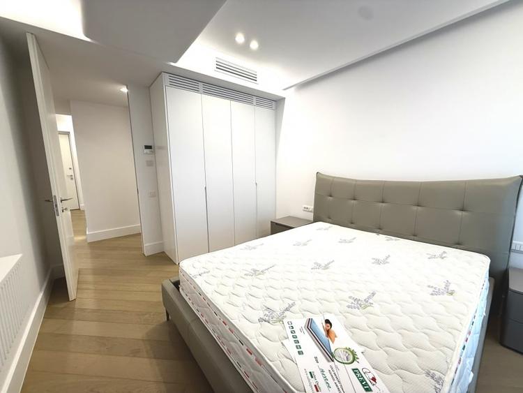 Apartament cu 3 camere decomandat, mobilat în Iancu Nicolae