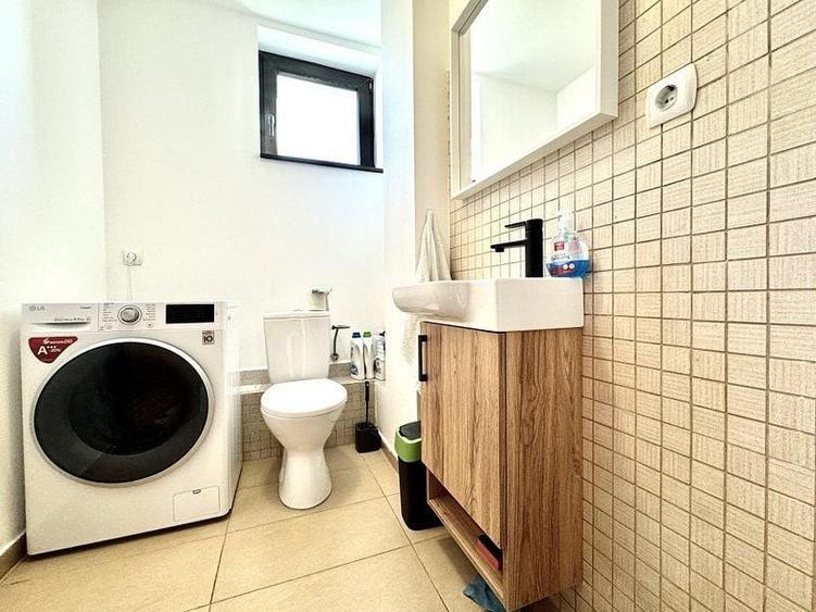 Casă individuală cu 4 camere cu Canalizare în Dumbrăvița
