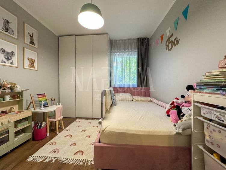 Apartament cu 3 camere semidecomandat în Europa