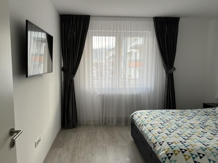 Apartament cu 2 camere decomandat, mobilat în Tractorul