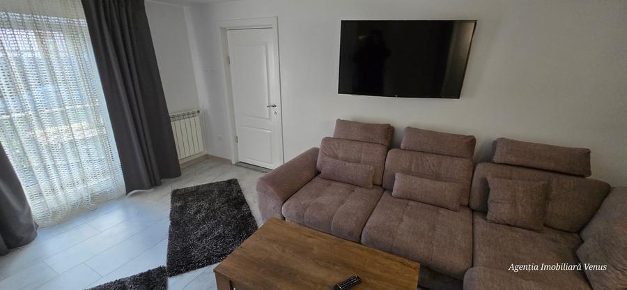 Casă individuală cu 4 camere cu Teren 661 Mp în Central