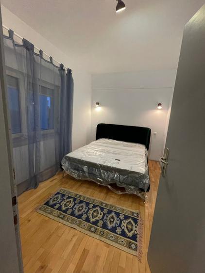 Apartament cu 4 camere decomandat, mobilat în Polonă