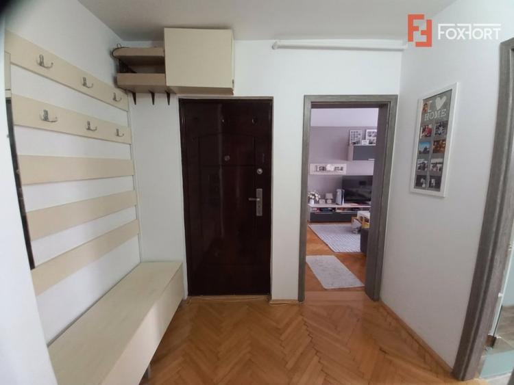 Apartament cu 3 camere decomandat, mobilat în Lipovei