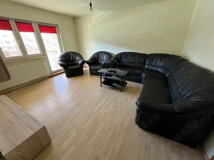 Apartament cu 4 camere decomandat în Central