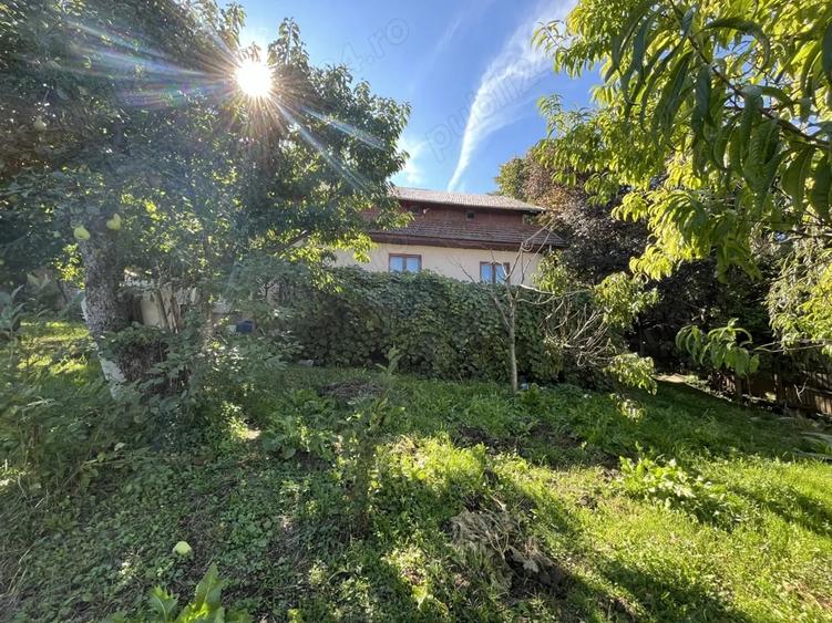 Casă cu 6 camere cu Teren 2000 Mp în Central