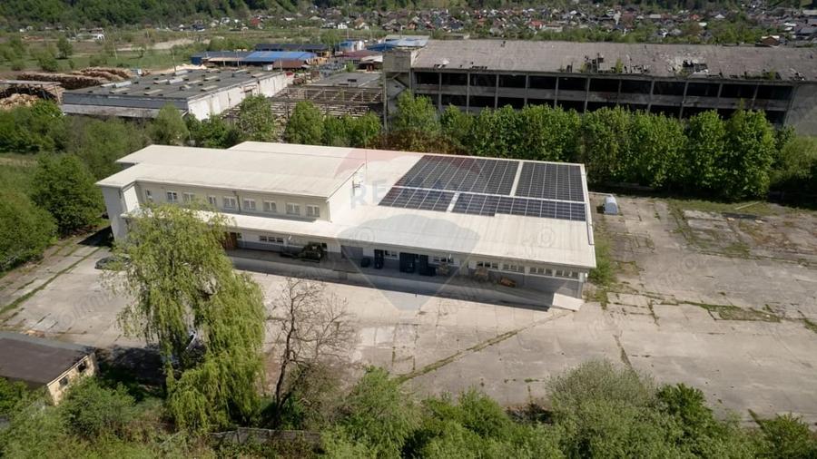 Spațiu comercial, de 2,400 mp, în Central