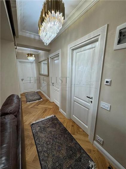 Apartament cu 3 camere semidecomandat, mobilat în Aviației