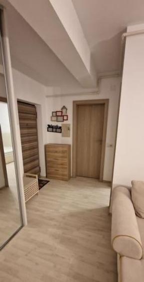 Apartament cu 2 camere semidecomandat, mobilat în Rahova