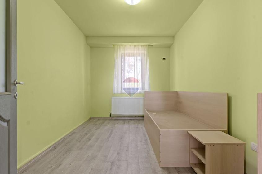 Casă individuală cu 7 camere cu Teren 1363 Mp în Sânnicolau Mic