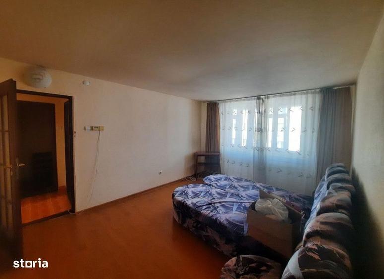 Apartament cu 3 camere în Calea Romanului