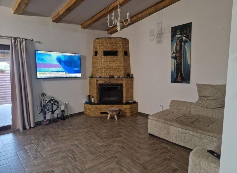 Casă cu 3 camere în Dobreni