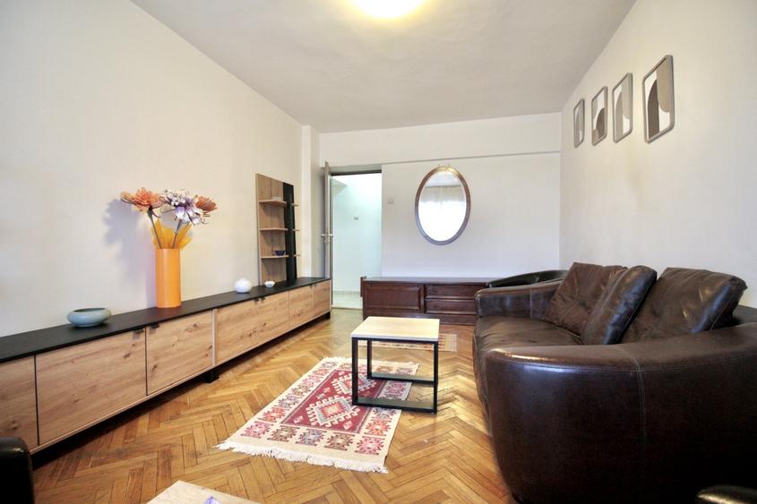 Apartament cu 3 camere, mobilat în Bucur Obor