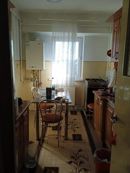 Apartament cu 2 camere decomandat, mobilat în Central